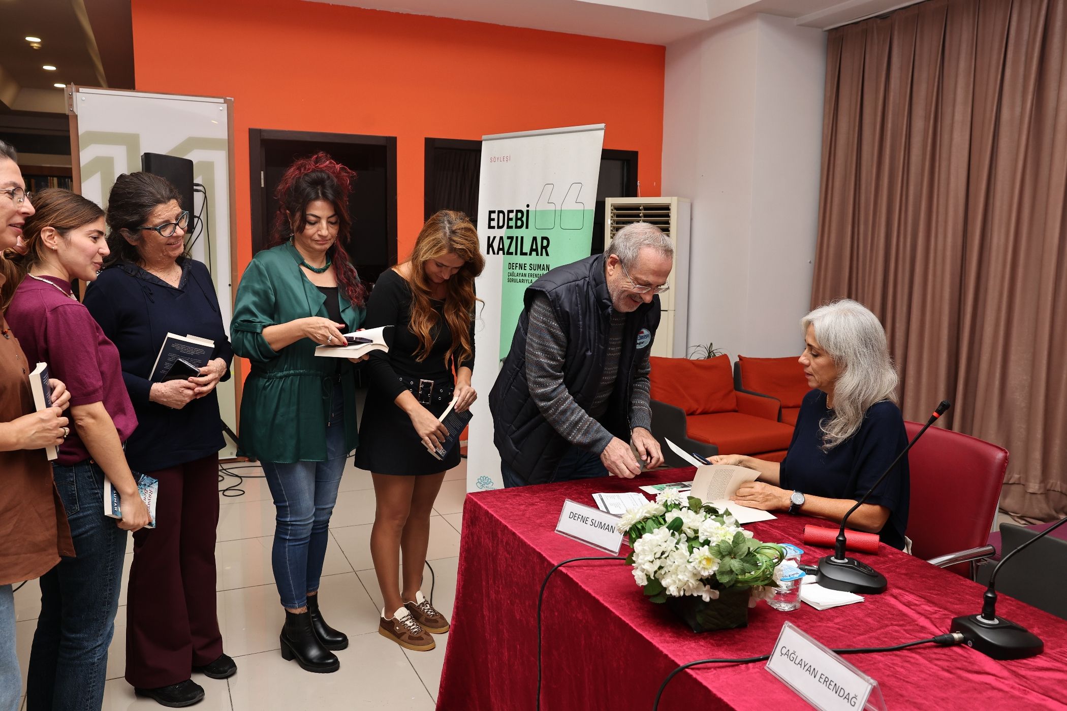 Defne Suman Söyleşi̇ (4)