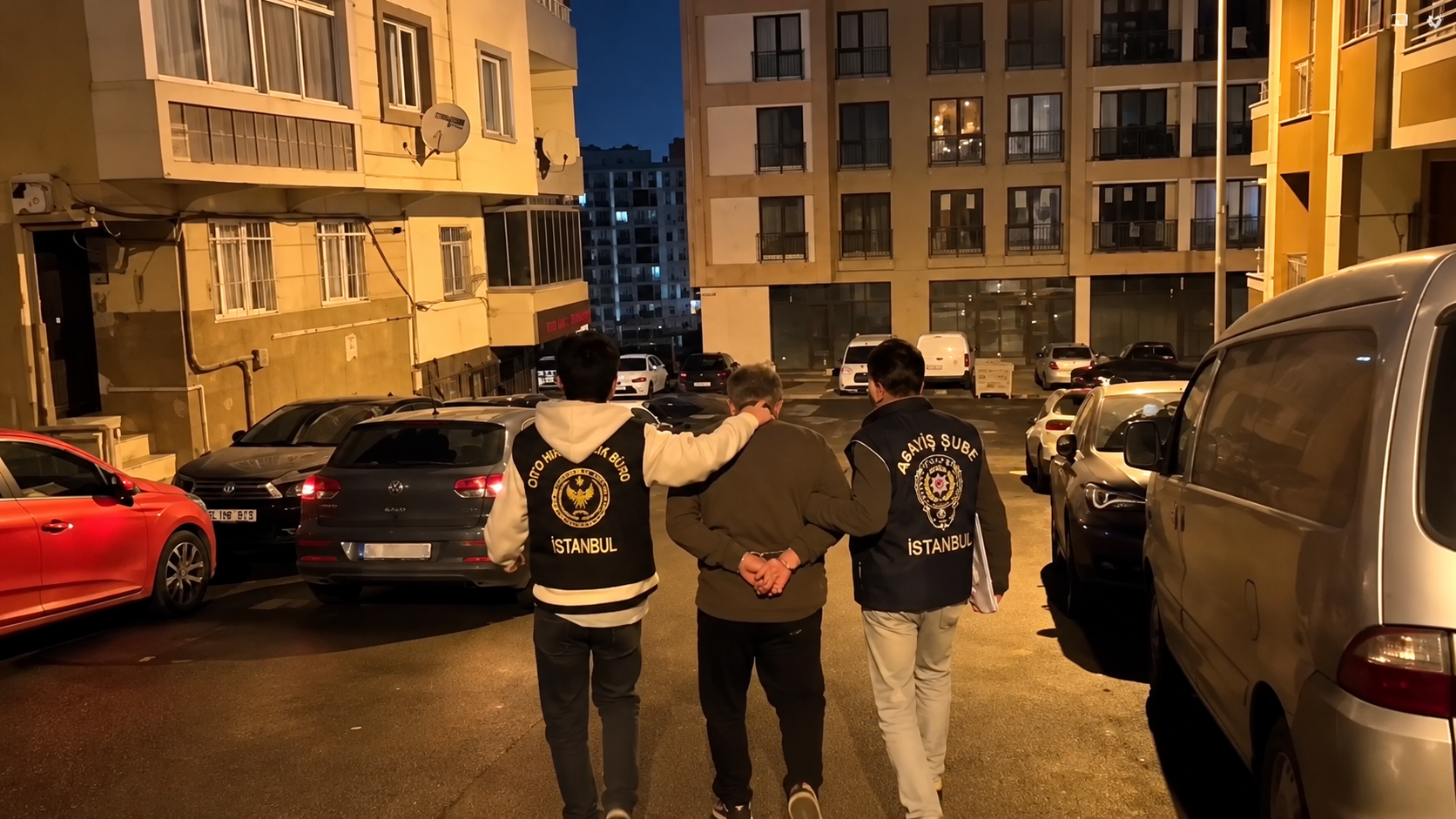 Gece İstanbul’unda Asayiş Ekibi Gözetimi