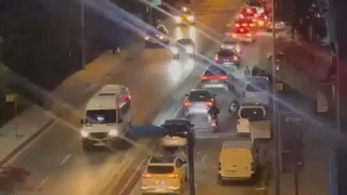 İstanbul Bayrampaşa'da korkutan göçük! Çok sayıda ekip sevk edildi