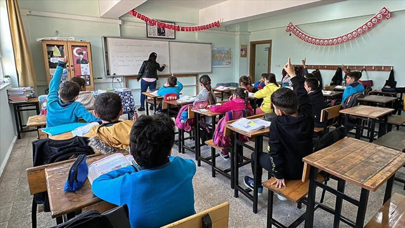 Okullar 9 Gun Tatil Olacak Meb Tari 2Dnz