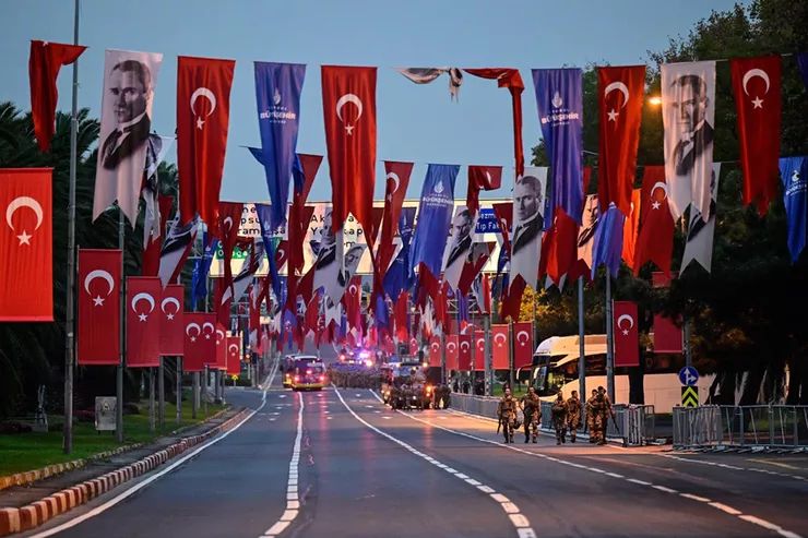 Vatan Caddesi'ndeki 29 Ekim Kortej geçişi ertelendi