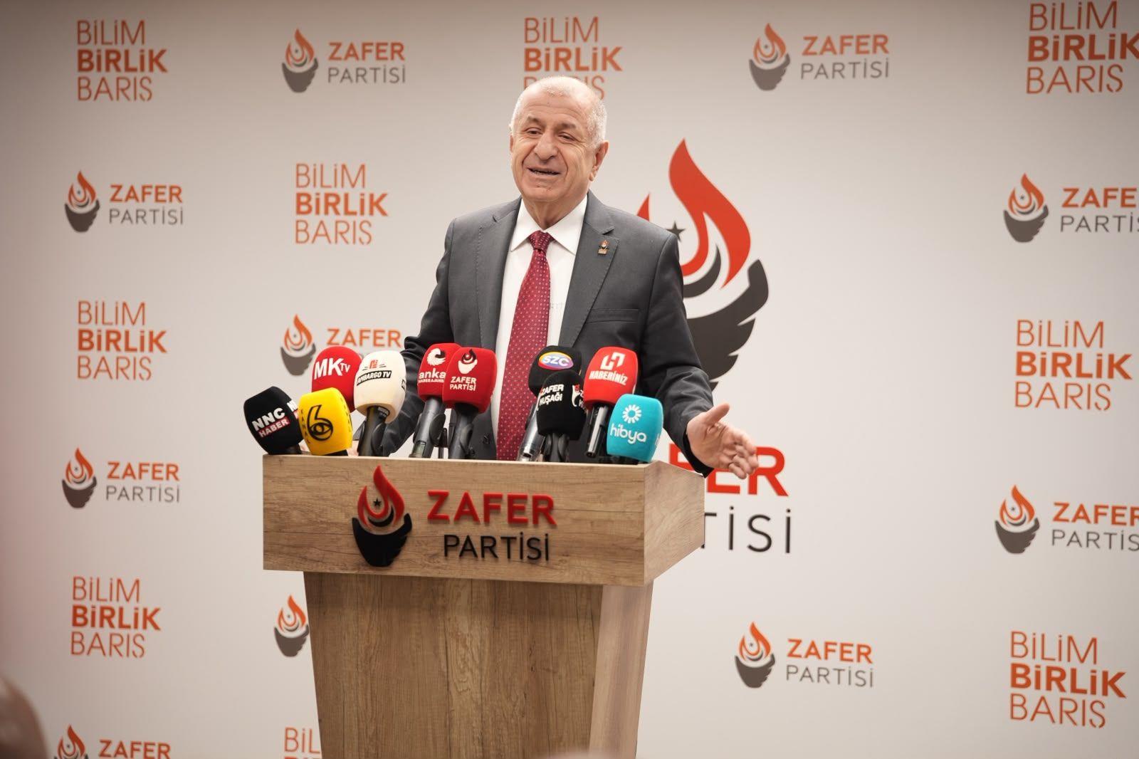 Ümit Özdağ, Türk Milleti Basın Toplantısı’nda Türkiye gündemini değerlendirdi
