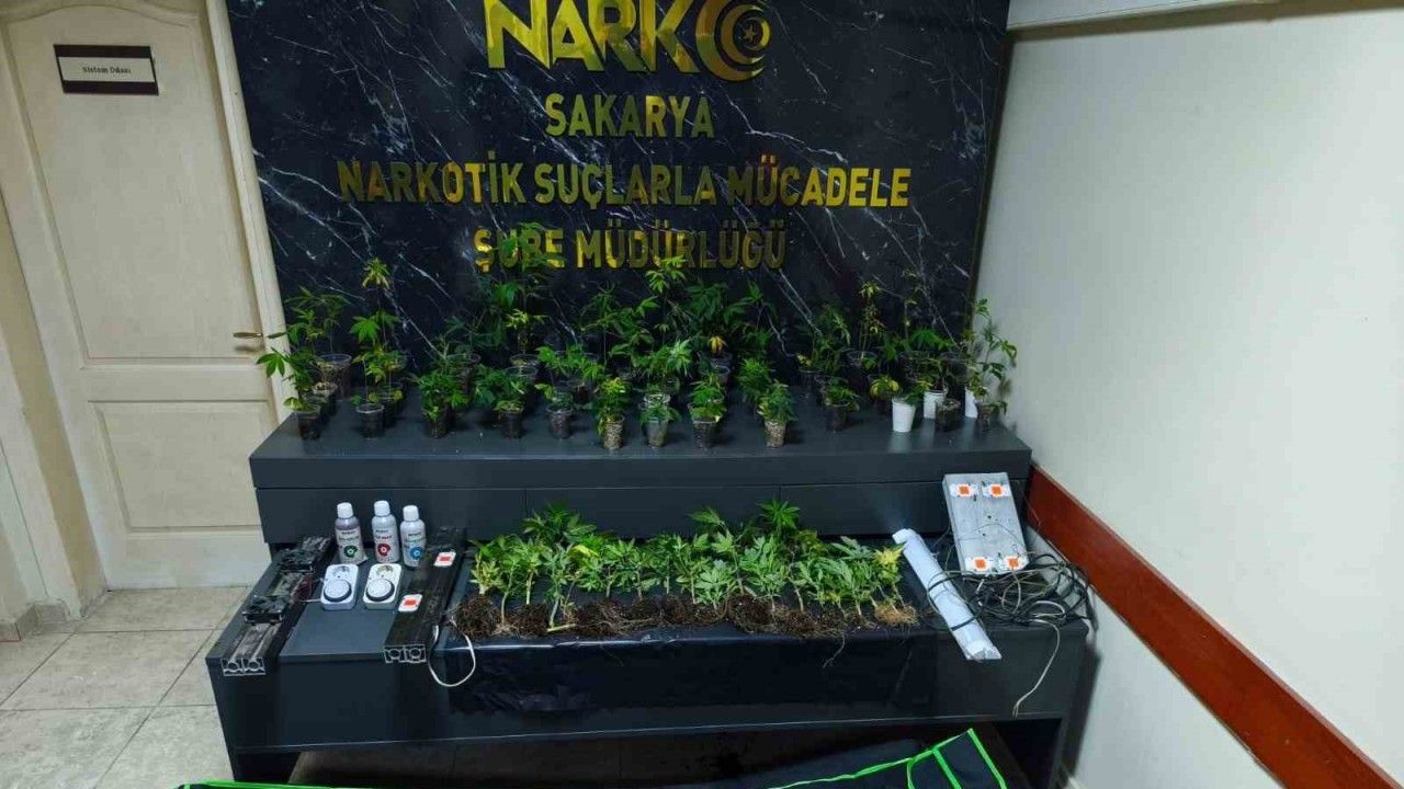 Polisten 3 ayrı uyuşturucu operasyonu: 5 gözaltı