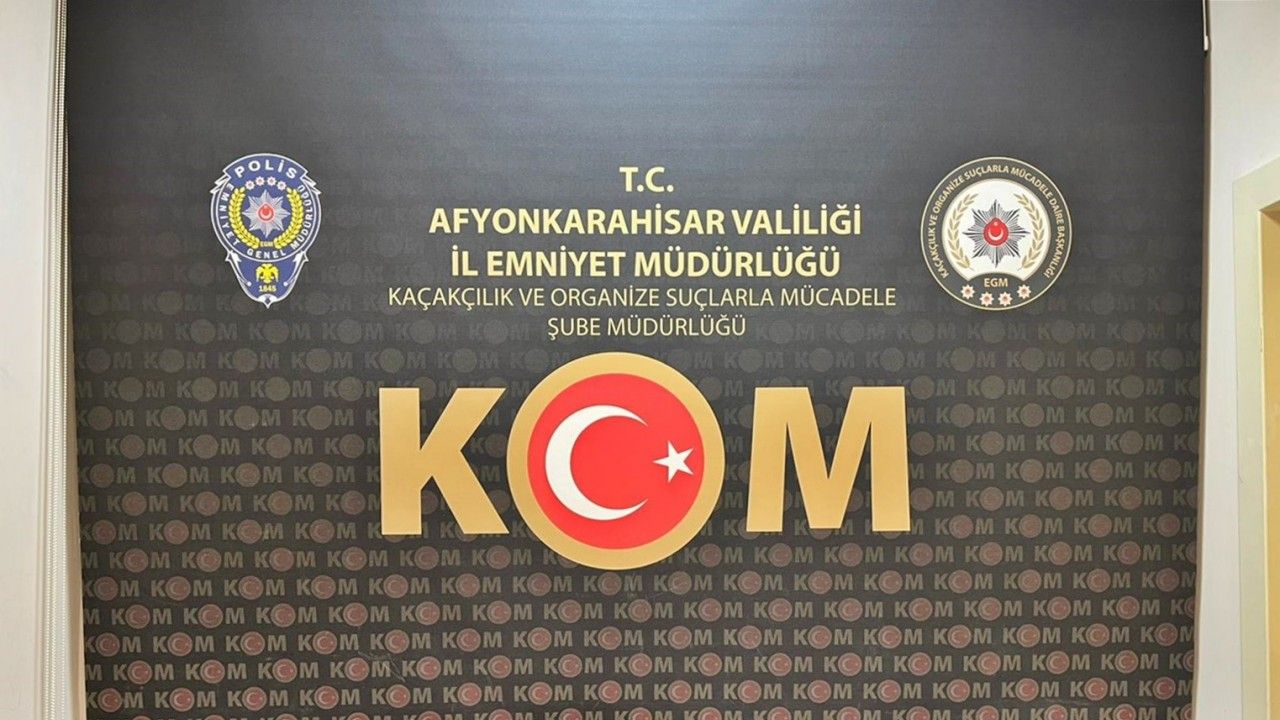 Polisten ruhsatsız silah operasyonu