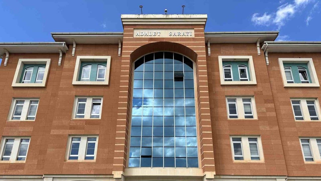 Yatağın altındaki uyuşturucuyla yakalanan sanığın yargılanmasına devam edildi
