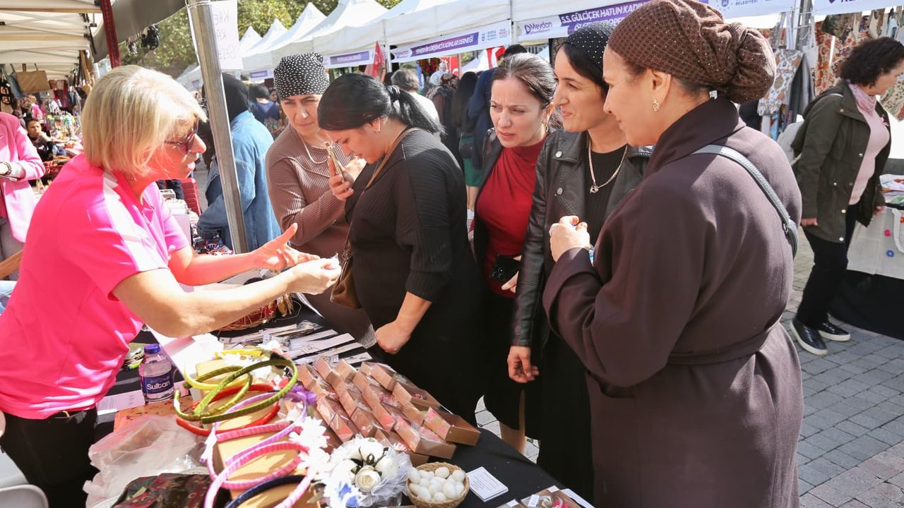 Heykel'de 'Meydan Kadınların'