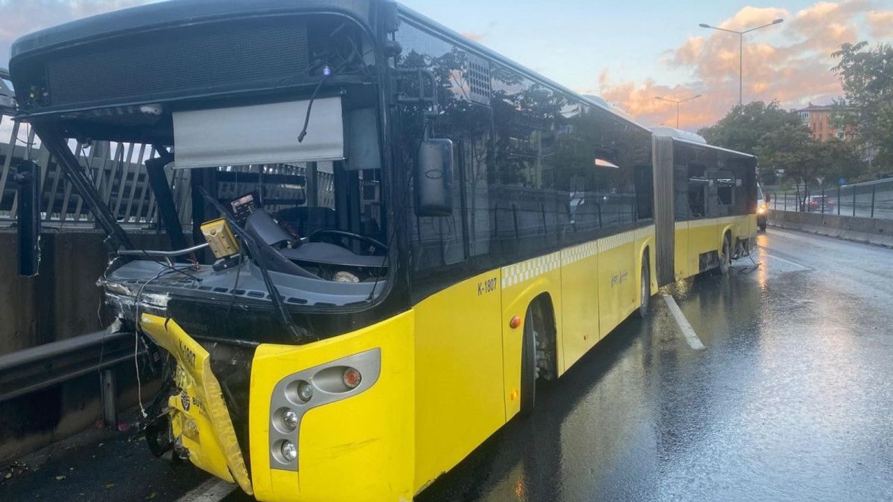 İstanbul'da alkollü İETT şoförü bariyerlere saplandı
