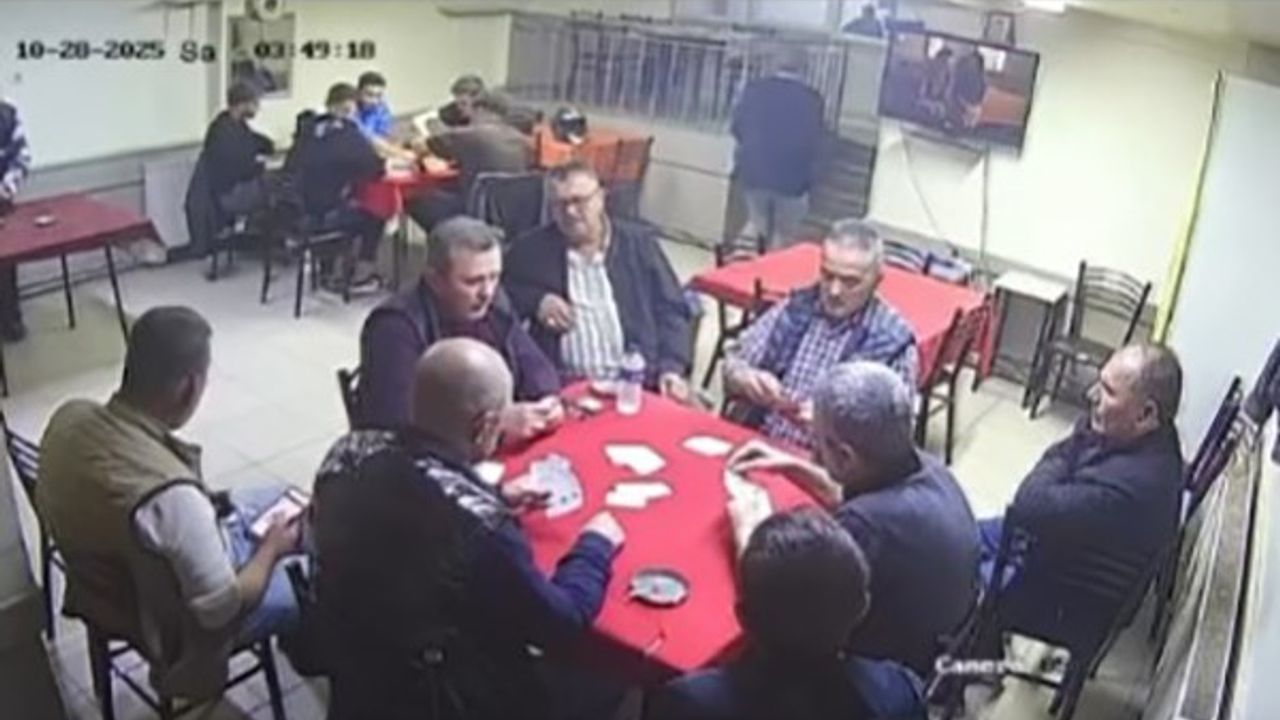 Bursa'da depremde oyunu bırakıp kaçtılar