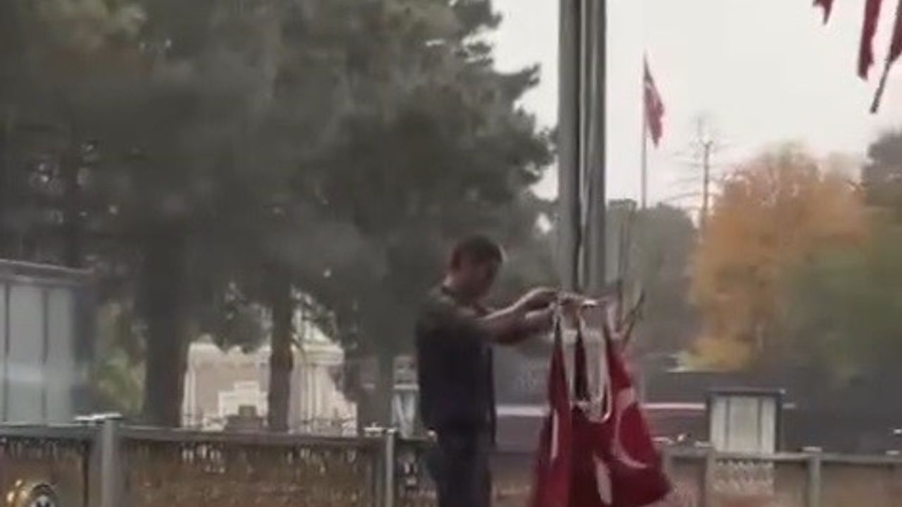 Vatandaşın bayrak hassasiyeti duygulandırdı