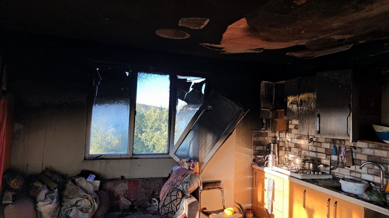 Bursa'da alevlere teslim olan mutfak küle döndü