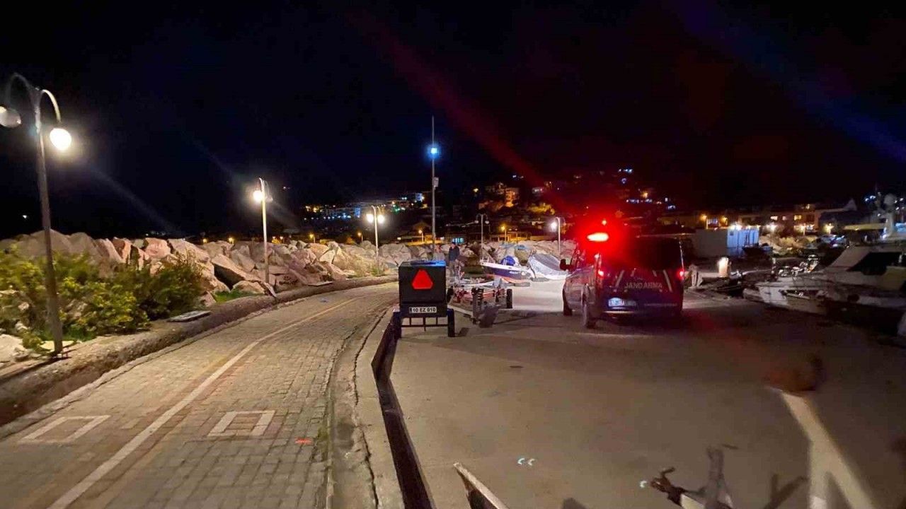 Ayvacık’ta bir kişi kayalıklarda ölü bulundu