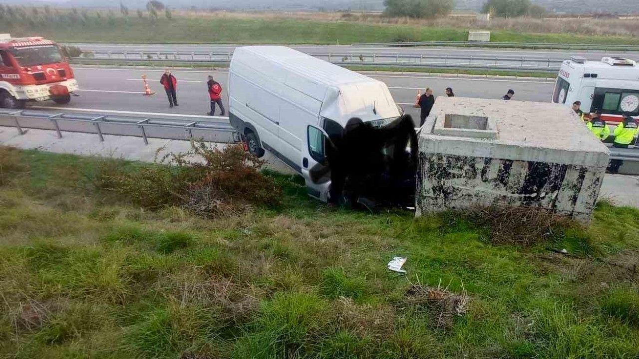 Balıkesir’de trafik kazası: 2 ölü, 1 yaralı
