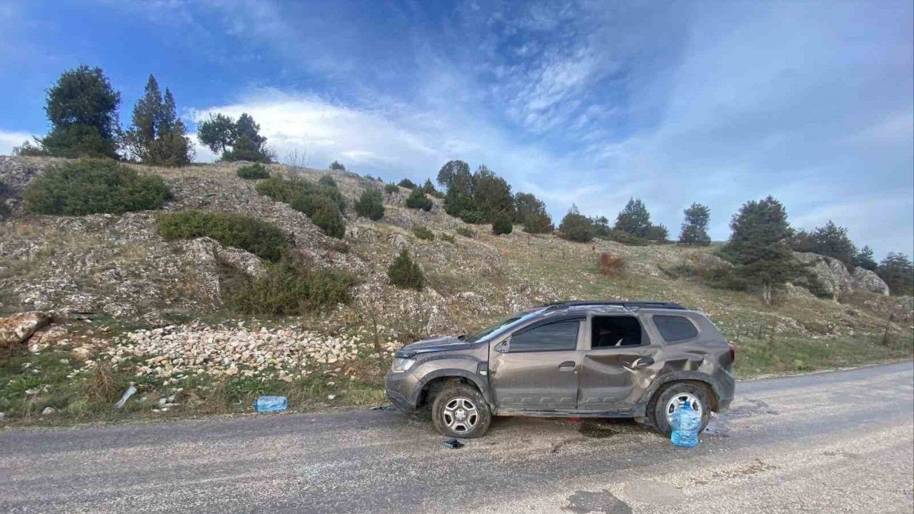 Bilecik’te takla atan araçta 2 kişi yaralandı