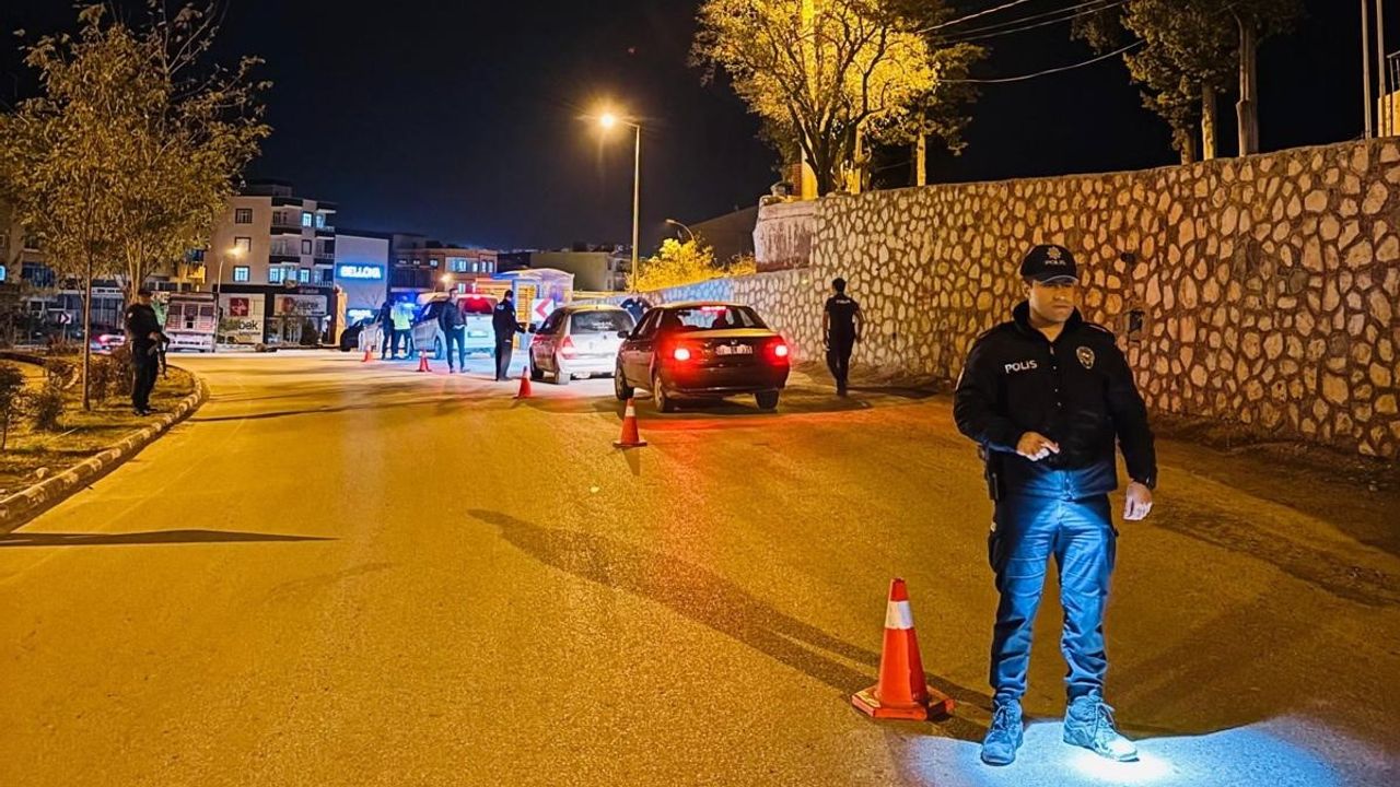 Çeşitli suçlardan aranan 4 şahıs yakalandı