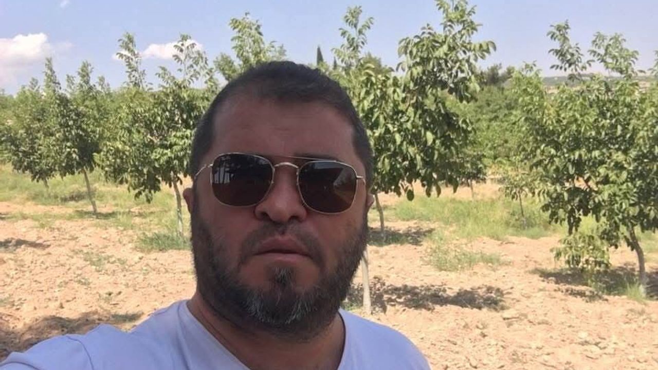 Çocuklarını görmek için gitti, satırlı saldırıya uğradı