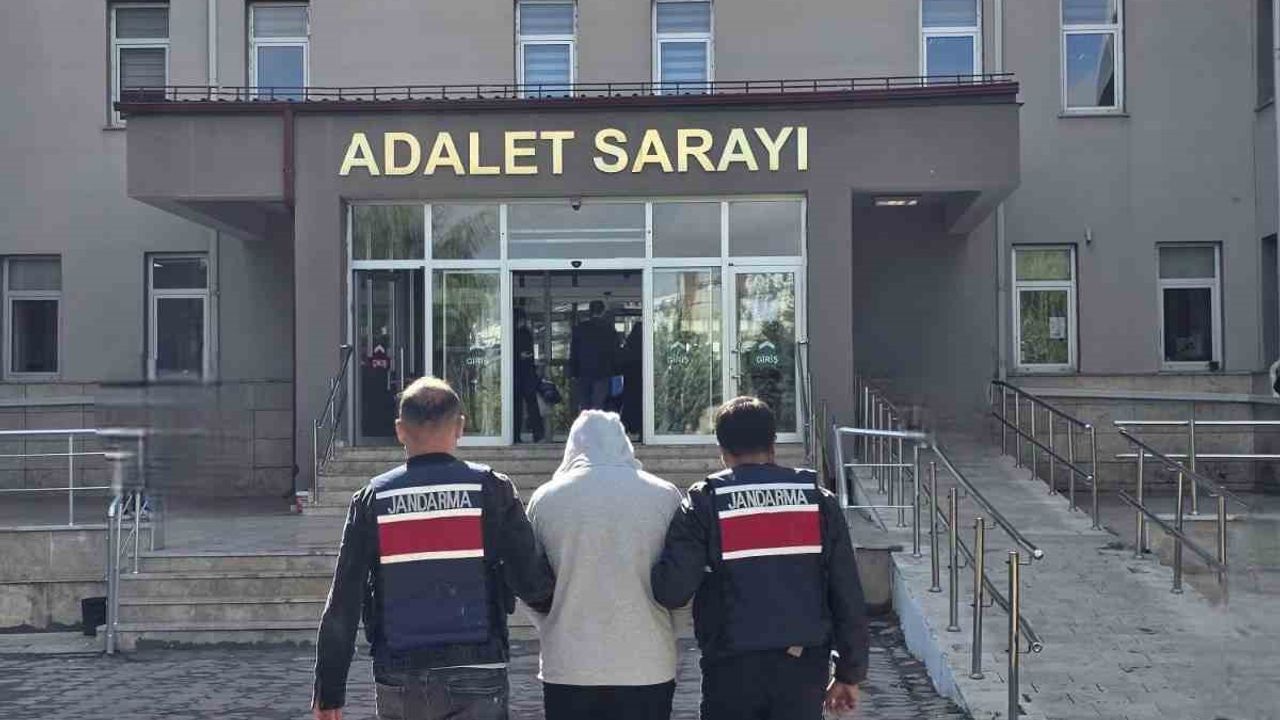 Firari FETÖ üyesi jandarmadan kaçamadı