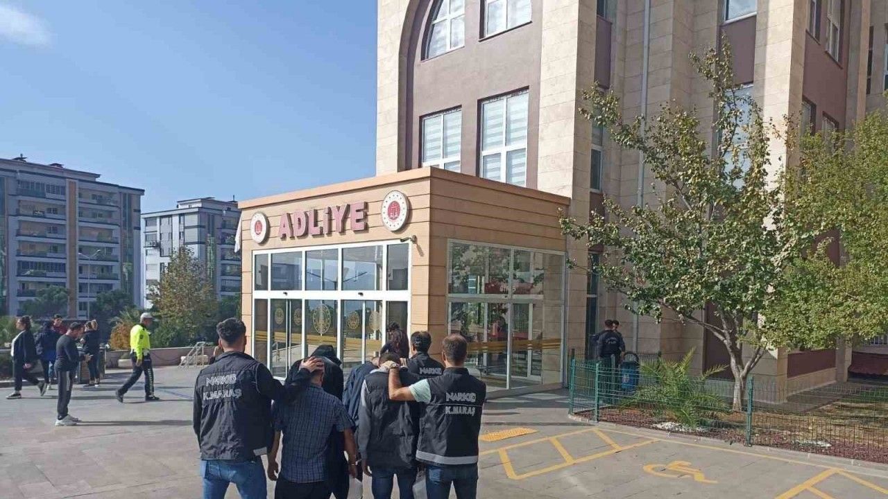 Kahramanmaraş’ta aranan 2 hükümlü yakalanıp cezaevine gönderildi