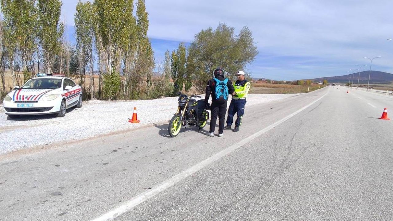 Kütahya’da jandarmadan motosiklet ve motorlu bisiklet denetimi