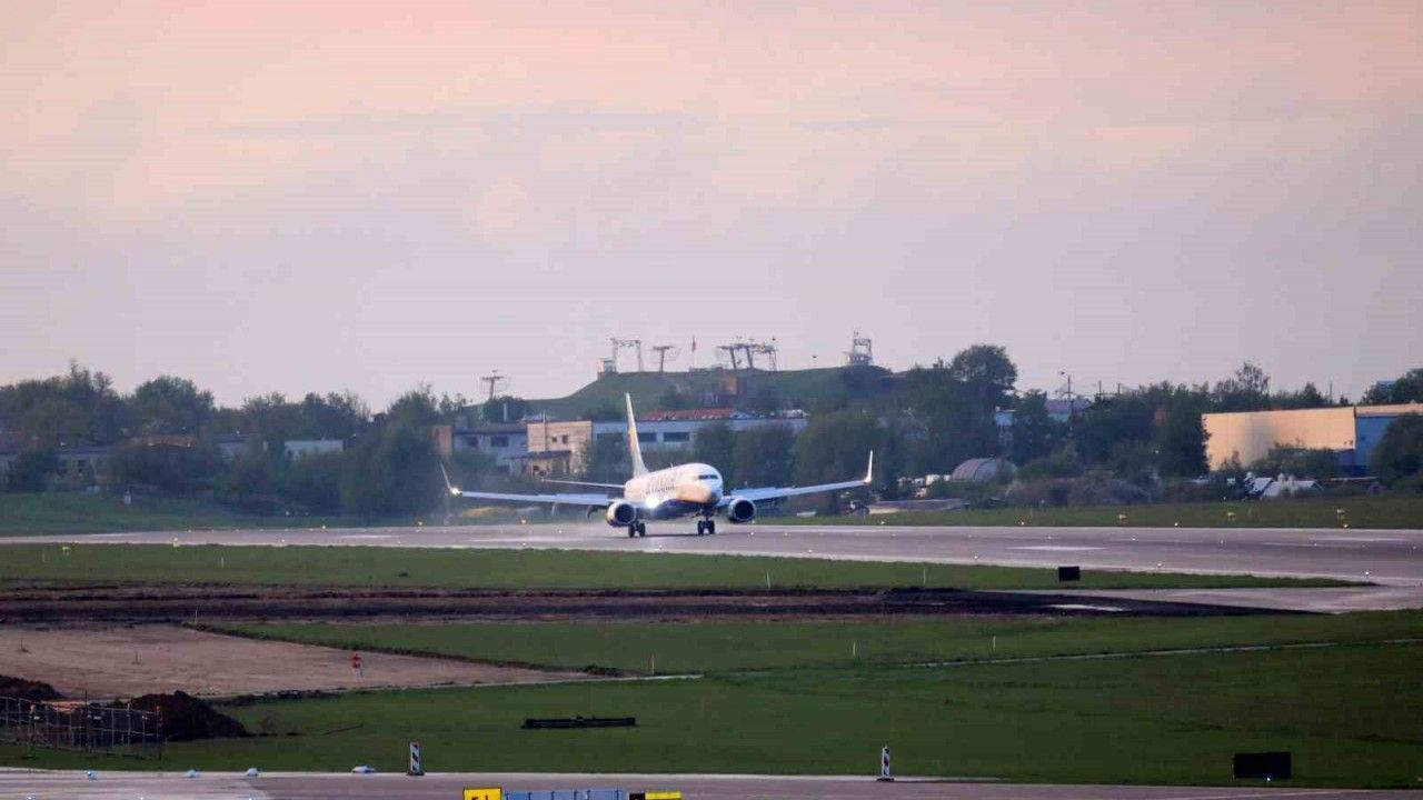 Litvanya’daki Vilnius Havalimanı meteoroloji balonları nedeniyle bu ay altıncı defa kapandı