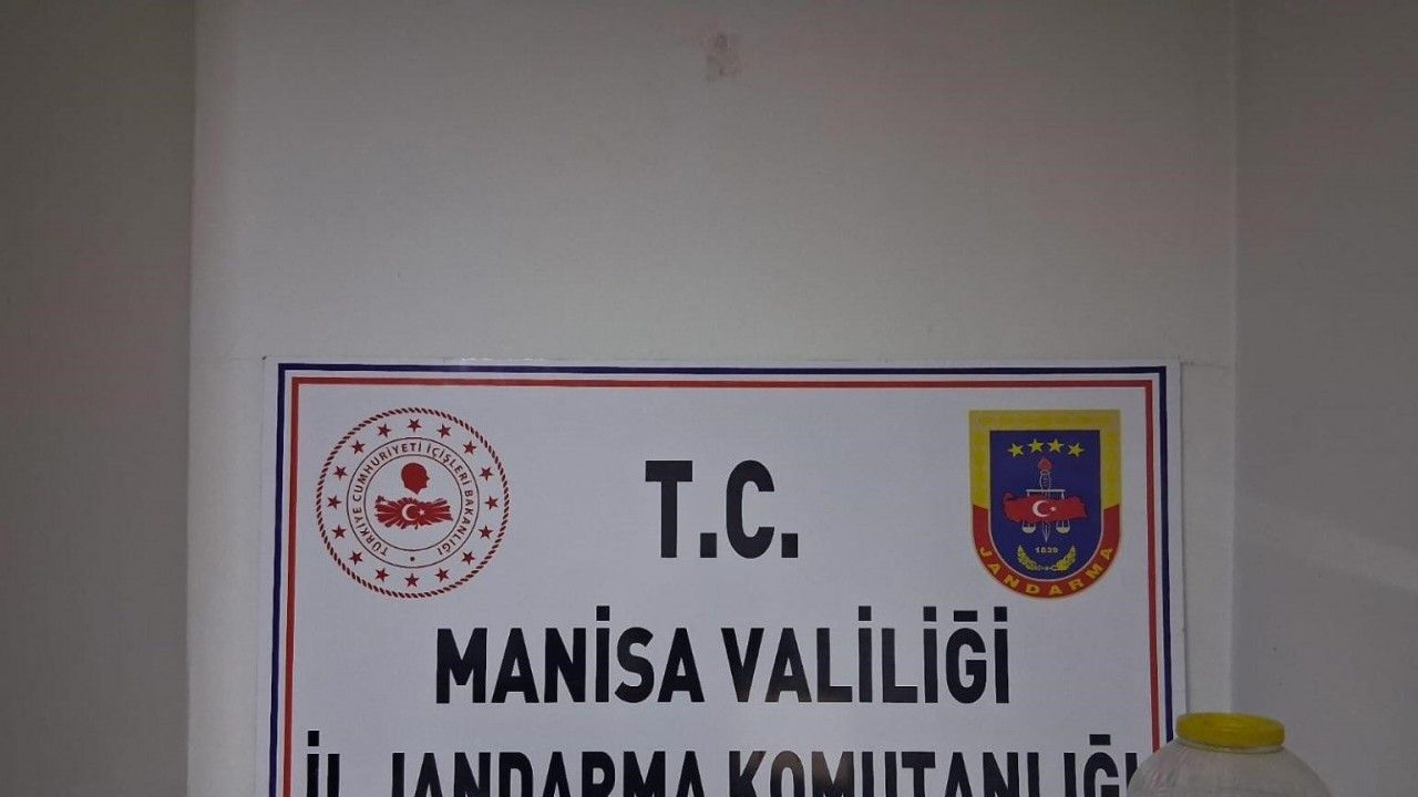 Manisa’da 320 gram esrar ve 10 litre kaçak alkol ele geçirildi