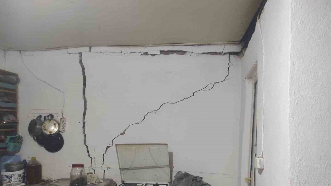 Manisa’da 83 yapı depremden etkilendi