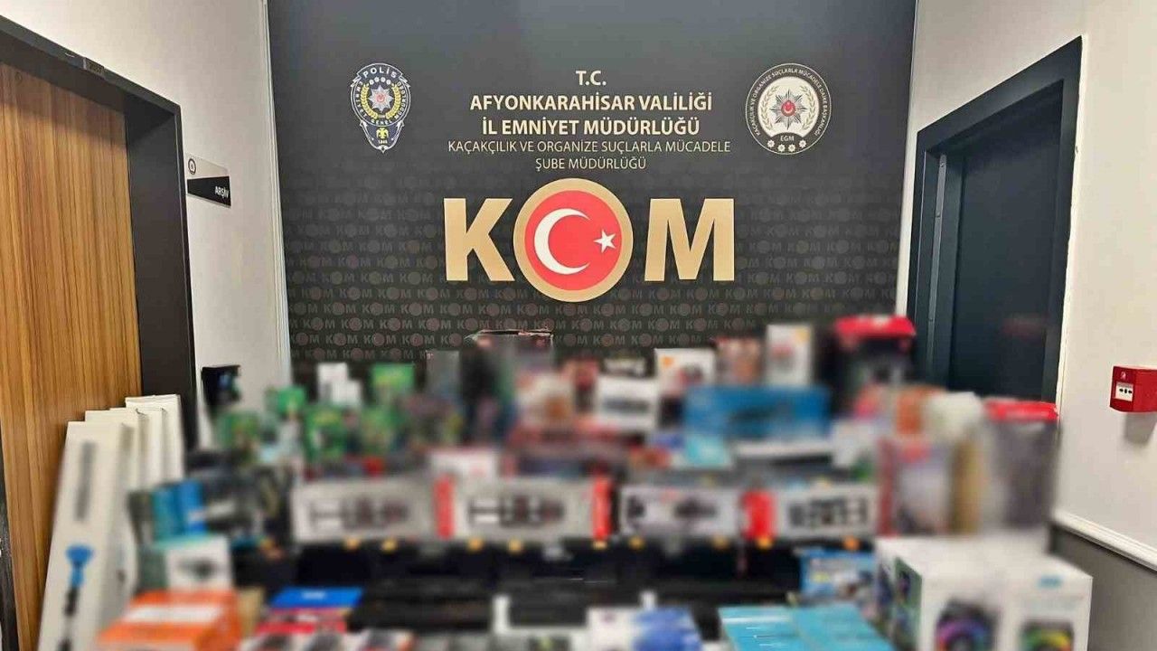 Polisten kaçak elektronik ürün operasyonu