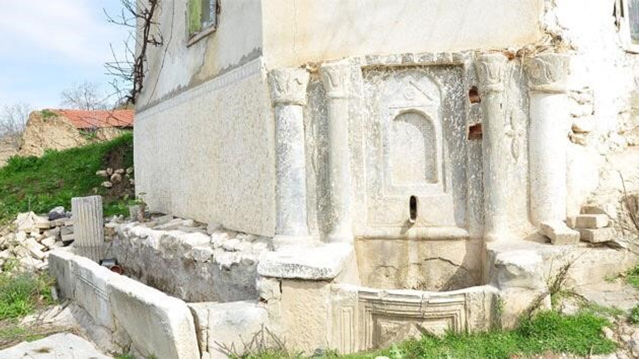 Bursa'da Roma dönemi mermer çeşme tahrip edildi