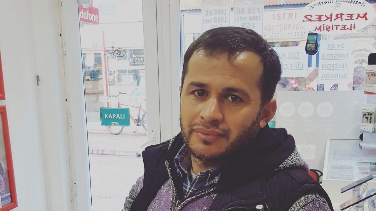 Traktör ile kazan arasına sıkışan köy muhtarı hayatını kaybetti