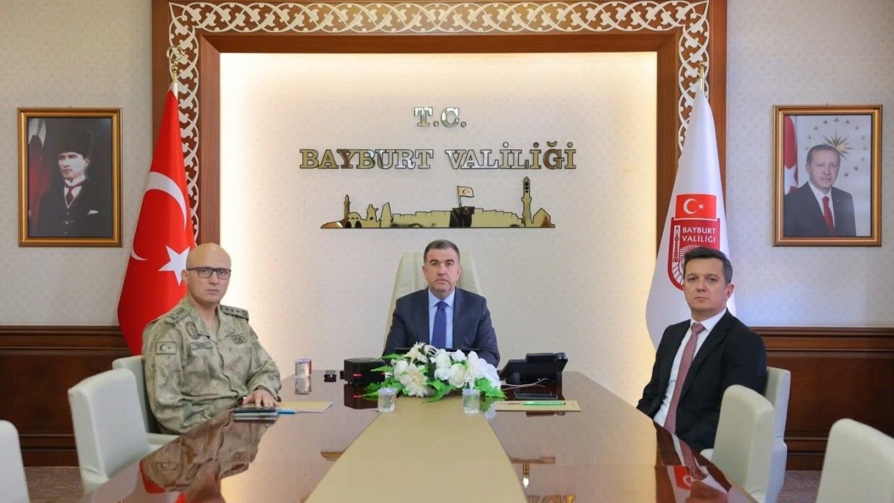 Vali Eldivan, Bakan Yerlikaya başkanlığındaki VKS toplantısına katıldı