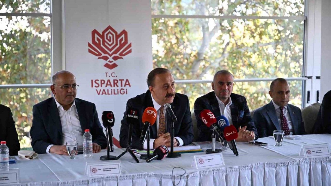 Vali Erin: "Kedilerin patilerinin kesildiği iddiasının aslı astarı yok, tek bir ihbar bile bulunmuyor"