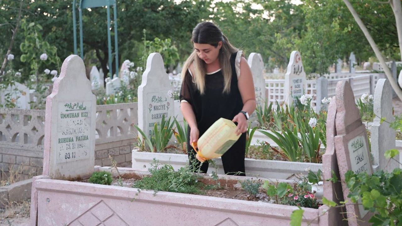 Bir günlükken cami avlusuna bırakıp "öldü" demişler