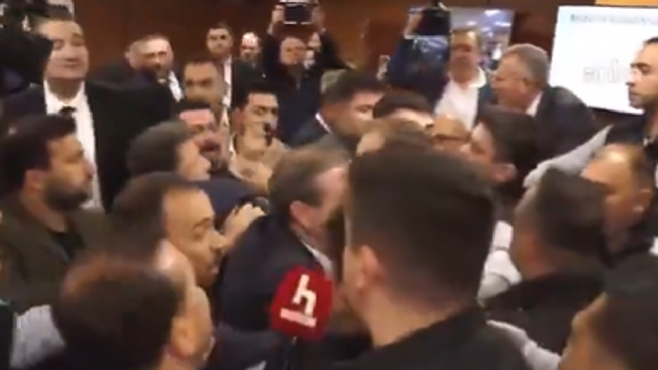 Bayrampaşa Belediyesi Başkanvekili seçiminde gergin anlar!