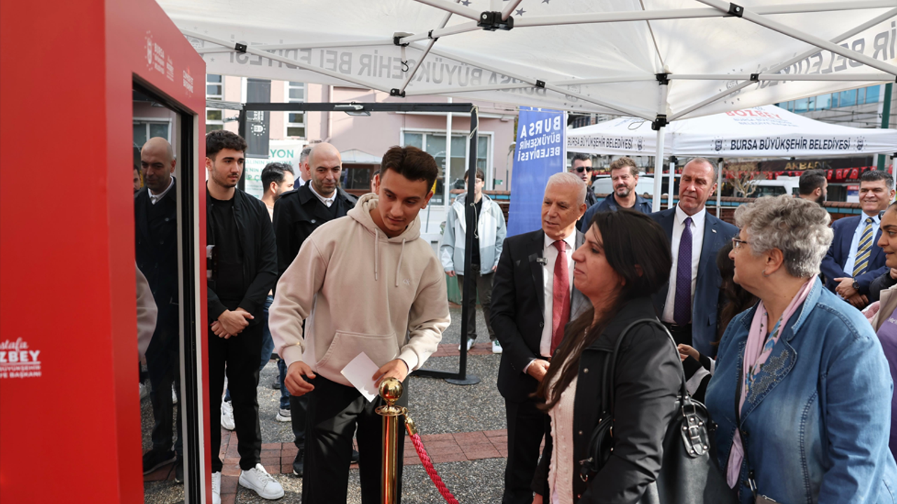 Bursalılar, Atatürk ile aynı karede