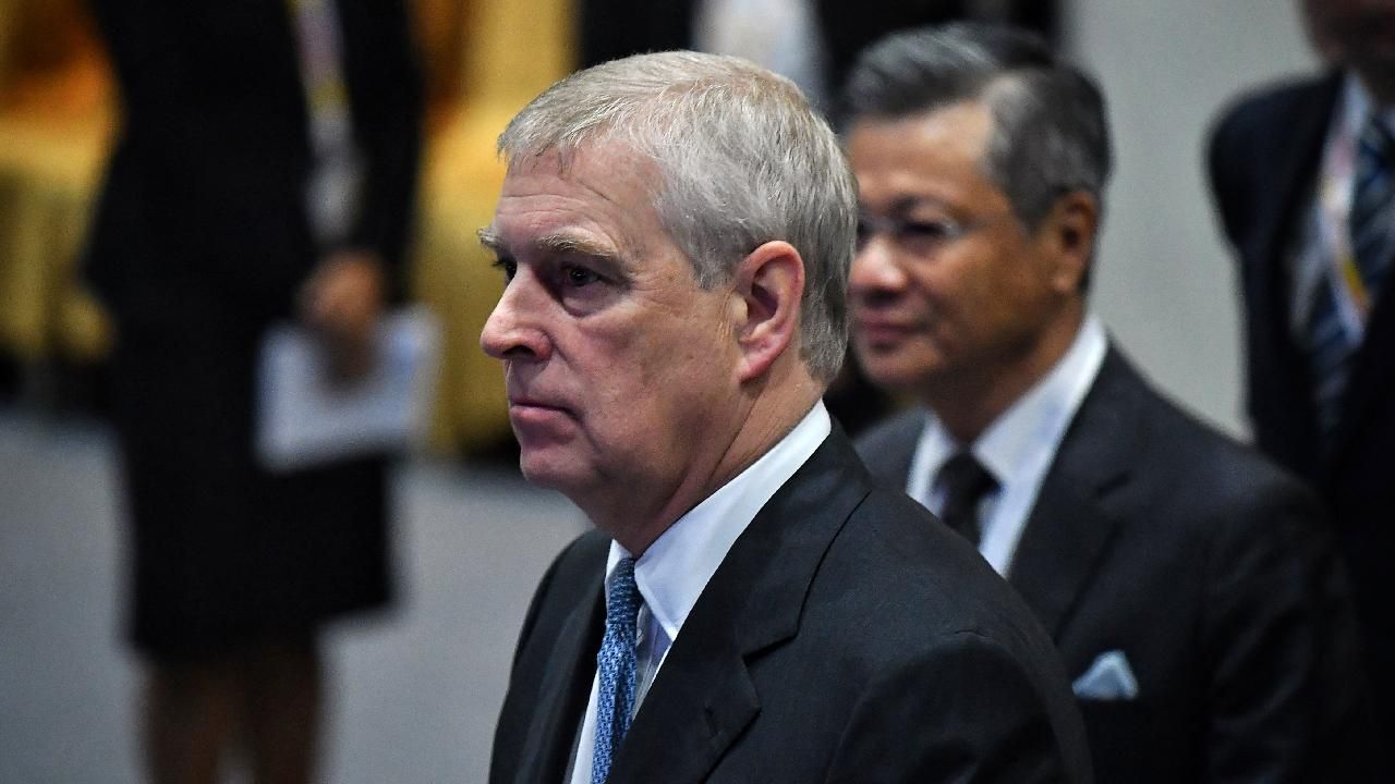 İngiltere Kralı Charles, kardeşinin ünvanlarını geri aldı