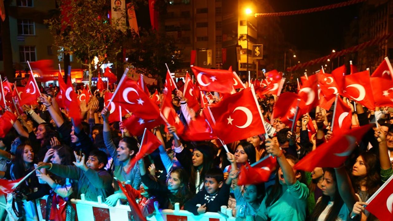 İnegöl Belediyesi'nden Cumhuriyet Bayramına özel konser