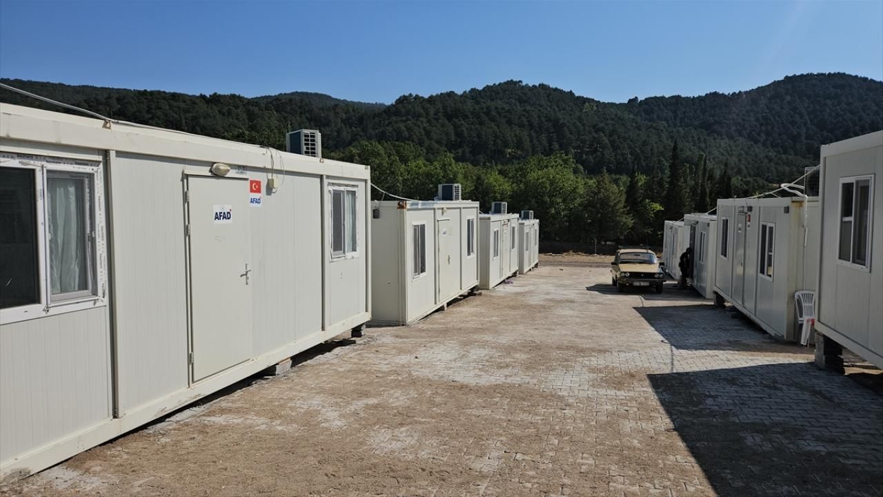 AFAD Başkanı Pehlivan: 100 konteyner getirdik