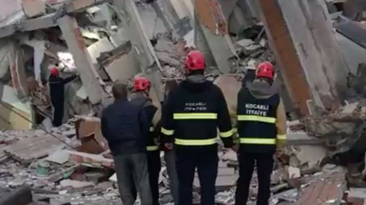 Gebze'de 7 katlı bina çöktü! Çalışmalar sürüyor