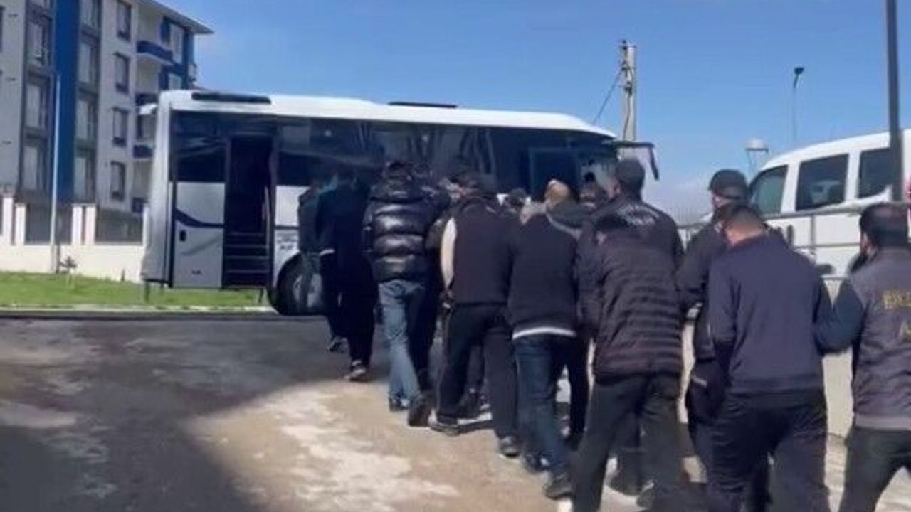 Polisten dolandırıcılara darbe, vatandaşı yine polis-savcı rolünde kandırdılar