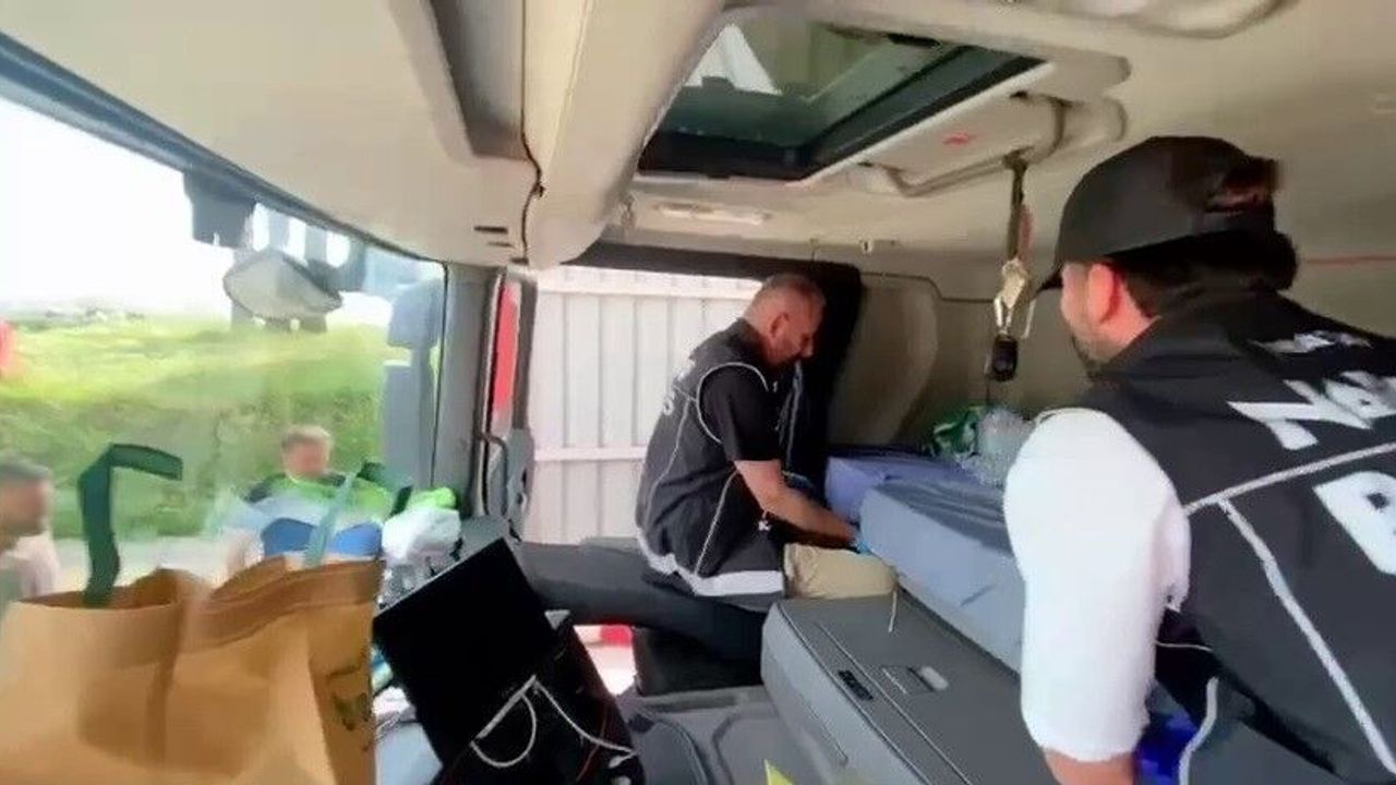 Tırda yatağın altından 12 milyon 600 bin TL'lik uyuşturucu çıktı