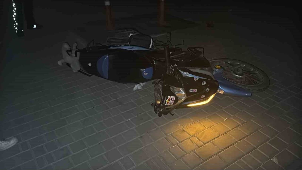 Eskişehir'de polisten kaçan motosikletli kaza yaptı