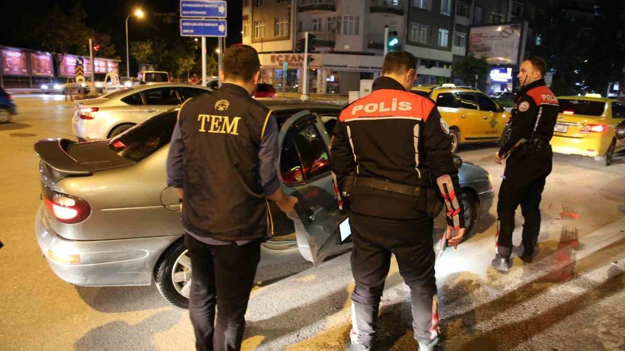 Polisten asayiş ve trafik denetimi