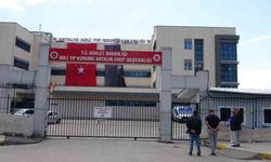 Antalya’da 17 yaşındaki kızı öldürüp intihar eden adamın cenazesi alındı