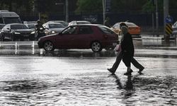 Meteoroloji 14 kenti "sarı" kodla sağanak yağış için uyardı