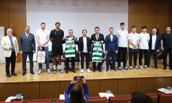 Bursaspor Basketbol Başkanı Sezgin, Mudanya Üniversitesi’nde öğrencilerle buluştu
