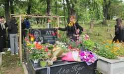 Ata Emre vefatının 1. yılında mezarı başında anıldı