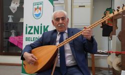 65 yıldır sazı ve kalemi elinde
