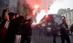 Beşiktaşlı taraftarlar, takımlarını şampiyon gibi karşıladı