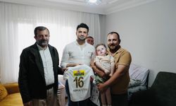 Enes Çelik'ten minik taraftara anlamlı ziyaret