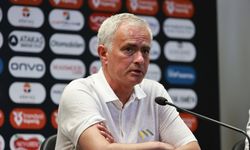 Jose Mourinho'dan maç sonu açıklaması: "Başkan kalmamı istiyor"