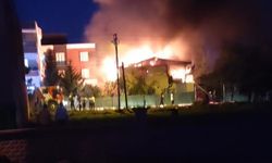 Adıyaman’da 2 katlı ev alev alev yandı